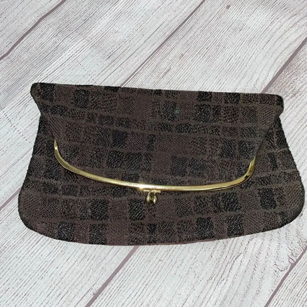 Vintage fold over clutch w/metal clasp closure & satin lining